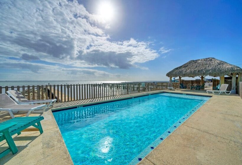 6bdr Bay Haven W/ Shared Waterfront Pool + Boat Dock Keeper Trout By Avantstay