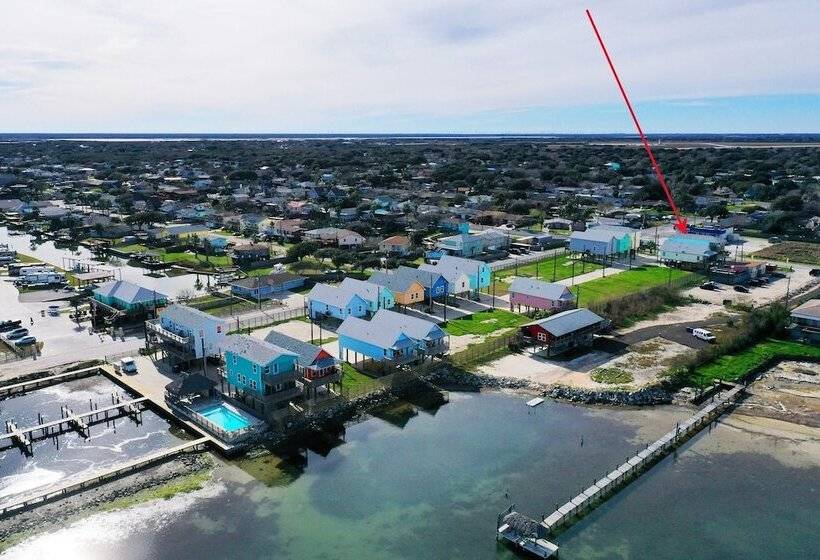 6bdr Bay Haven W/ Shared Waterfront Pool + Boat Dock Keeper Trout By Avantstay