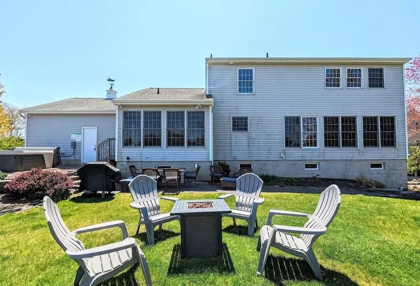 Laker S Pointe By Avantstay Lakefront Private Peninsula Hot Tub, Game Room