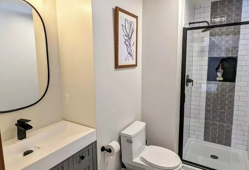 Laker S Pointe By Avantstay Lakefront Private Peninsula Hot Tub, Game Room