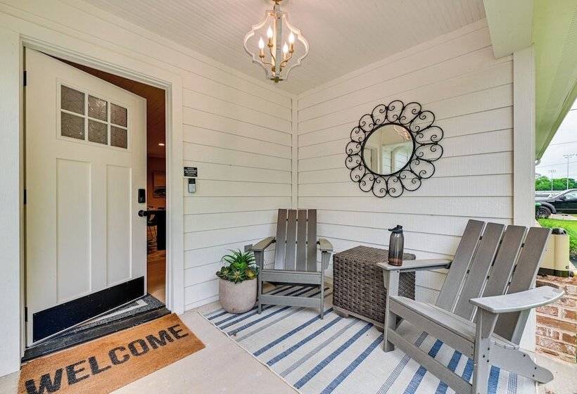 Luxe Pilot Point Home: 3 Mi To Lake Ray Roberts