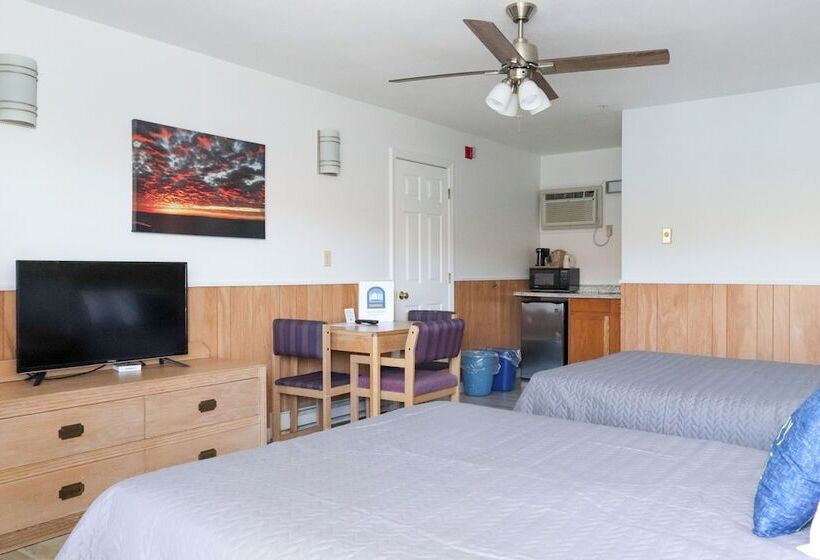 Mainsail Motel & Cottages