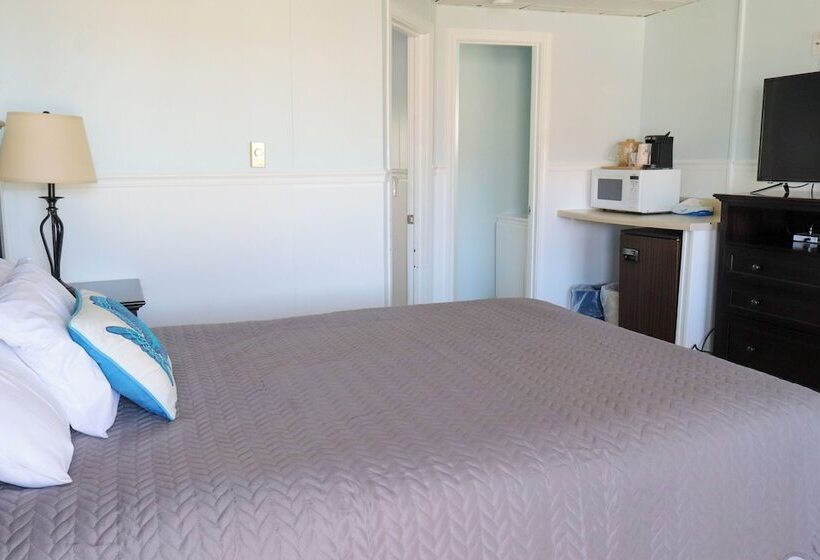 Mainsail Motel & Cottages