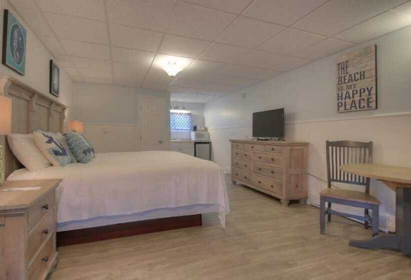 Mainsail Motel & Cottages