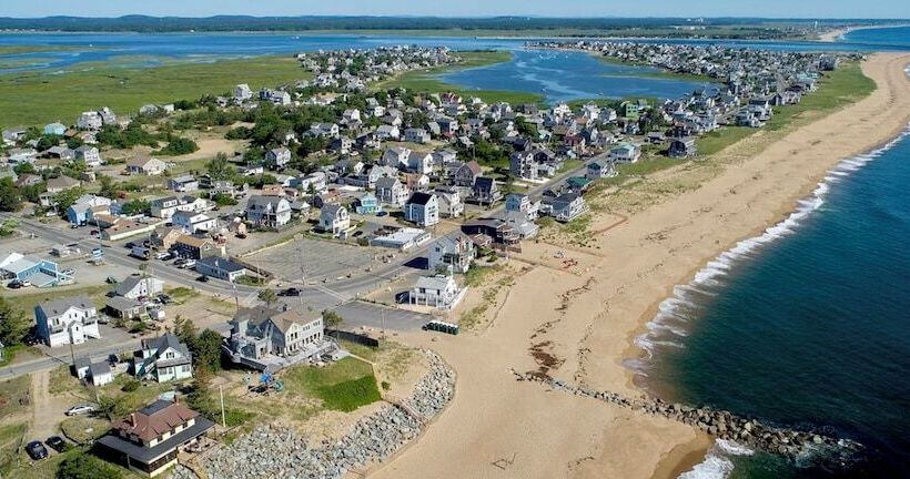 Mainsail Motel & Cottages