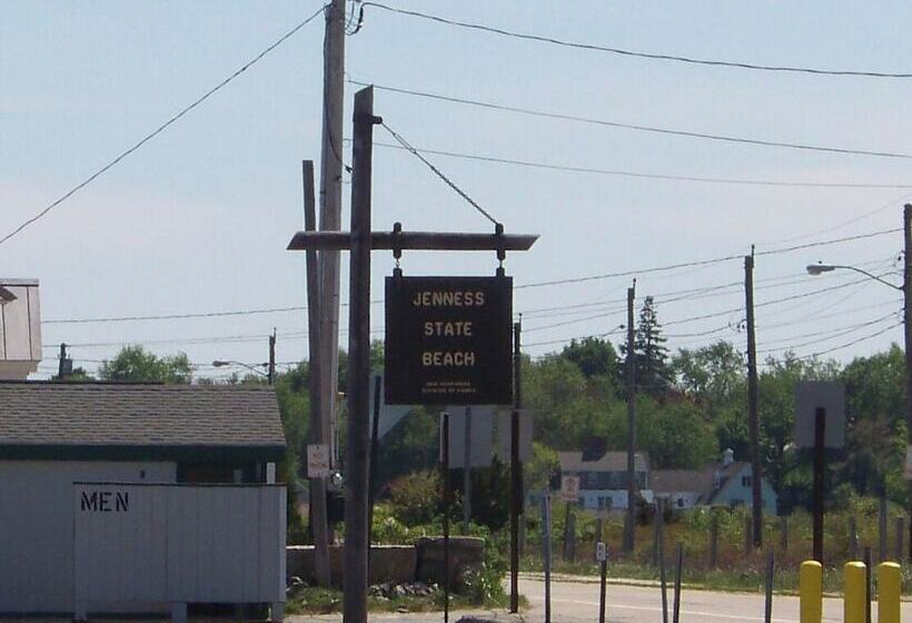 Mainsail Motel & Cottages