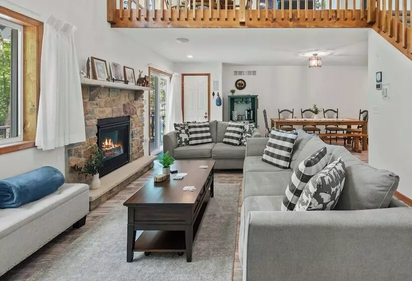 Maple Oasis By Avantstay Newly Built W/ Hot Tub, Game Room & Fire Pit