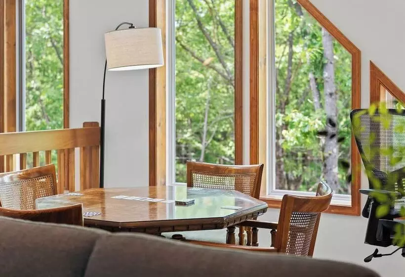 Maple Oasis By Avantstay Newly Built W/ Hot Tub, Game Room & Fire Pit