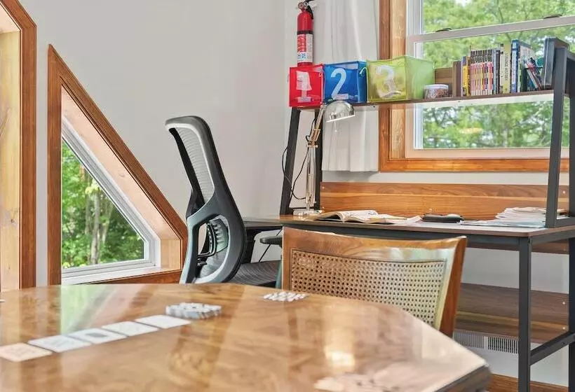 Maple Oasis By Avantstay Newly Built W/ Hot Tub, Game Room & Fire Pit