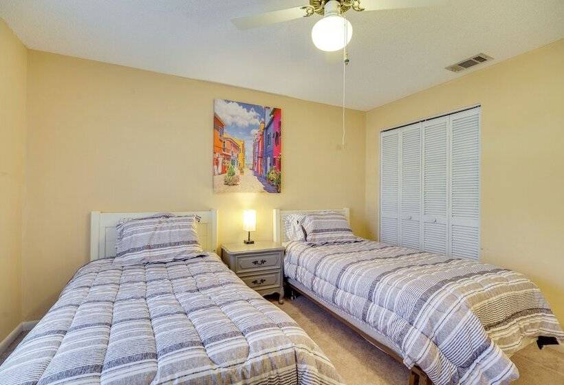 7 Mi To Satellite Beach: Melbourne Home W/ Yard