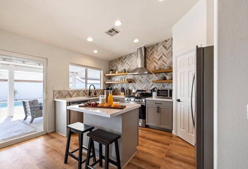 Montego By Avantstay Private Yard W/ Pool & Hot Tub