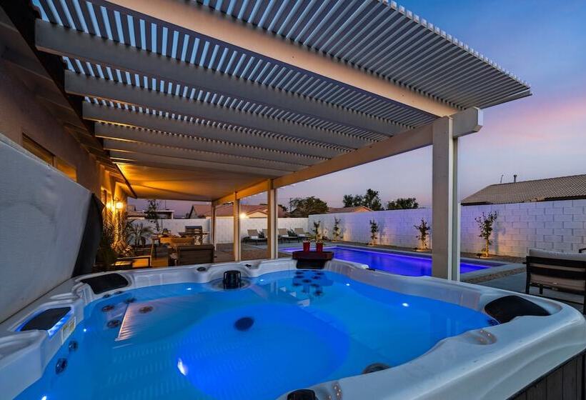 Montego By Avantstay Private Yard W/ Pool & Hot Tub