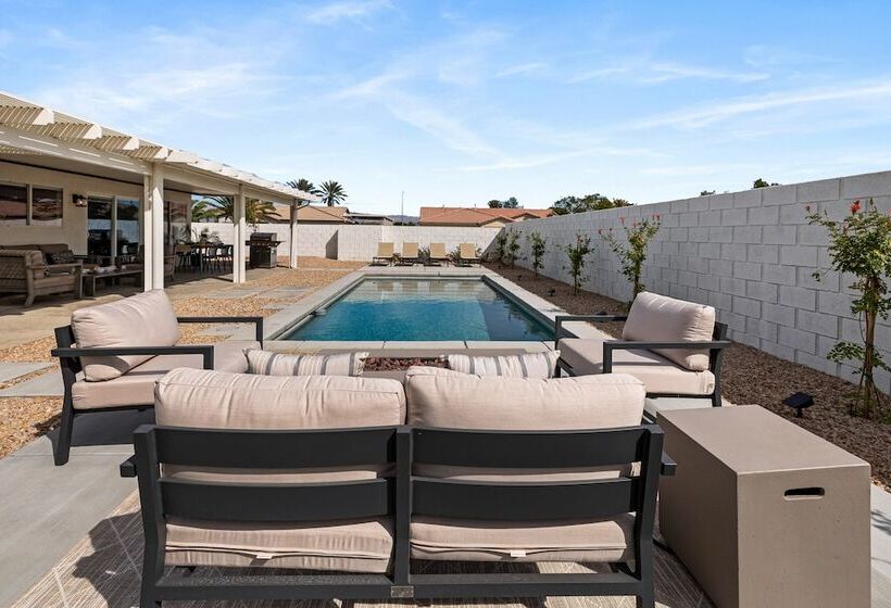 Montego By Avantstay Private Yard W/ Pool & Hot Tub