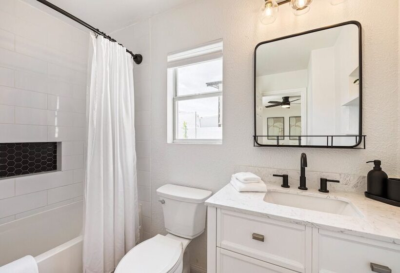 Montego By Avantstay Private Yard W/ Pool & Hot Tub