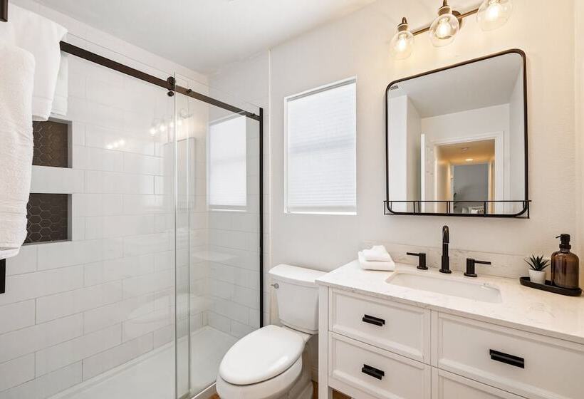 Montego By Avantstay Private Yard W/ Pool & Hot Tub