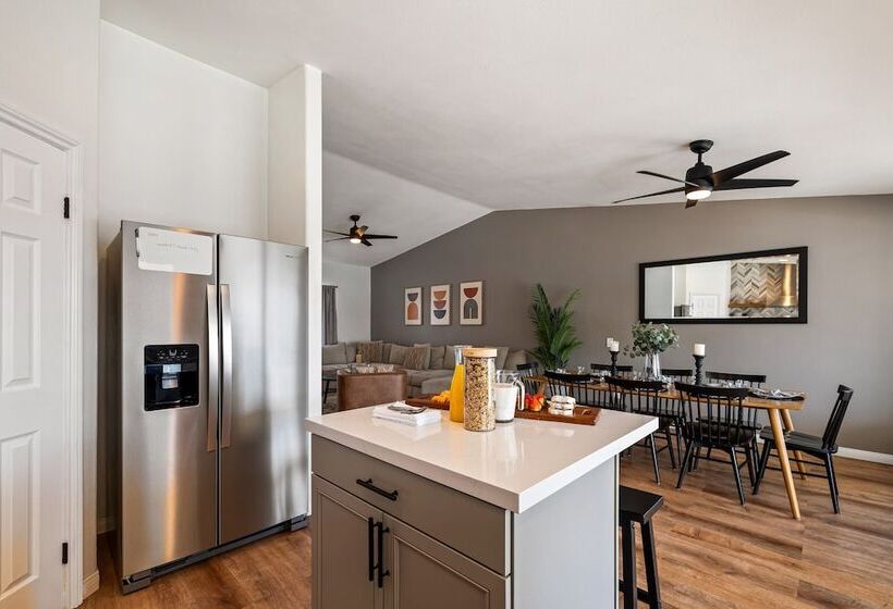 Montego By Avantstay Private Yard W/ Pool & Hot Tub