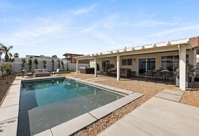 Montego By Avantstay Private Yard W/ Pool & Hot Tub