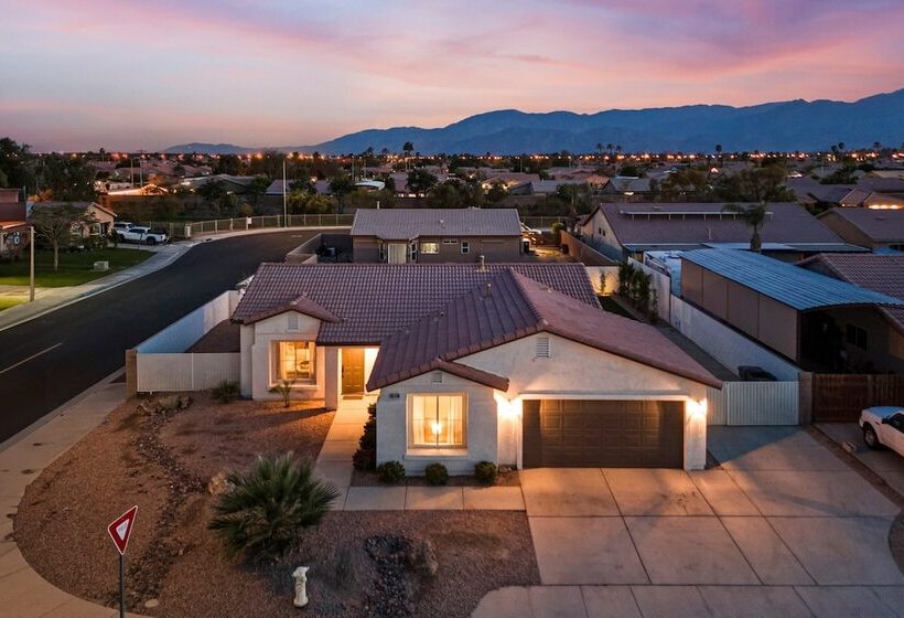 Montego By Avantstay Private Yard W/ Pool & Hot Tub