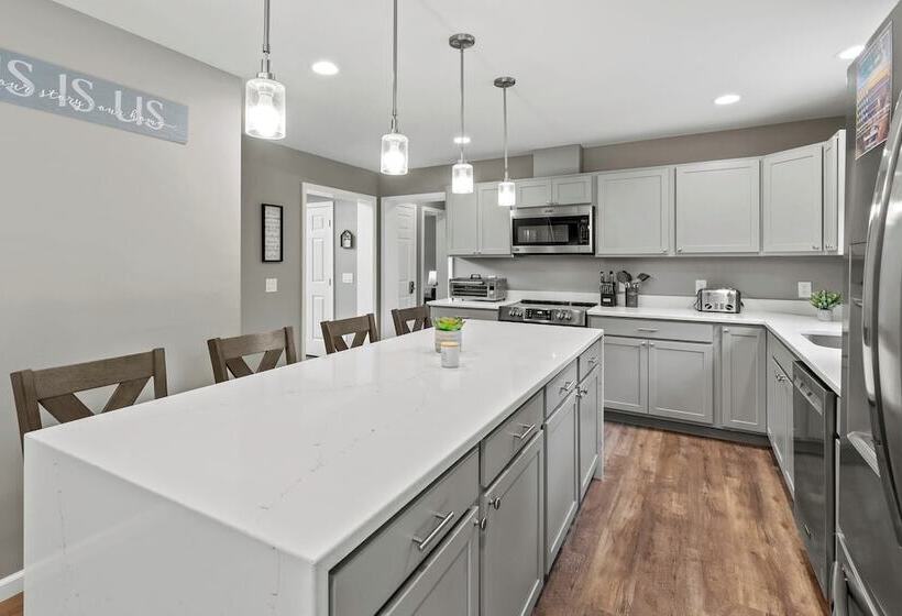 Nittany Cabin By Avantstay Lakefront, View, Firepit