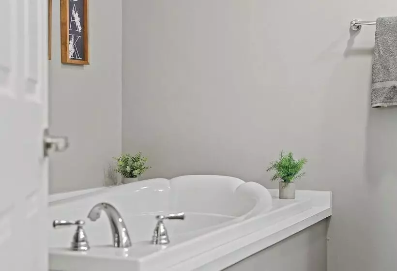 Nittany Cabin By Avantstay Lakefront, View, Firepit