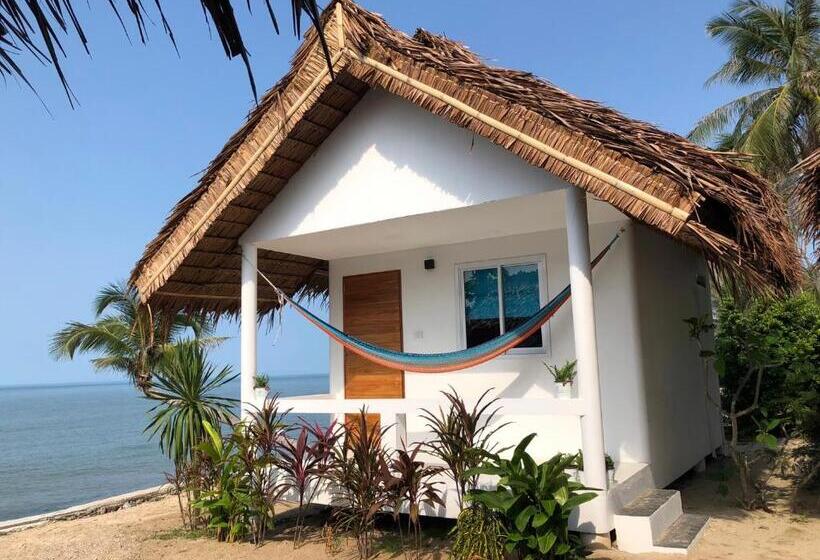 אתר נופש Sand Terrace Beach Bungalows