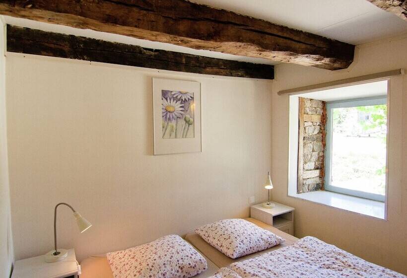 Spacious Gite With Large Terrace