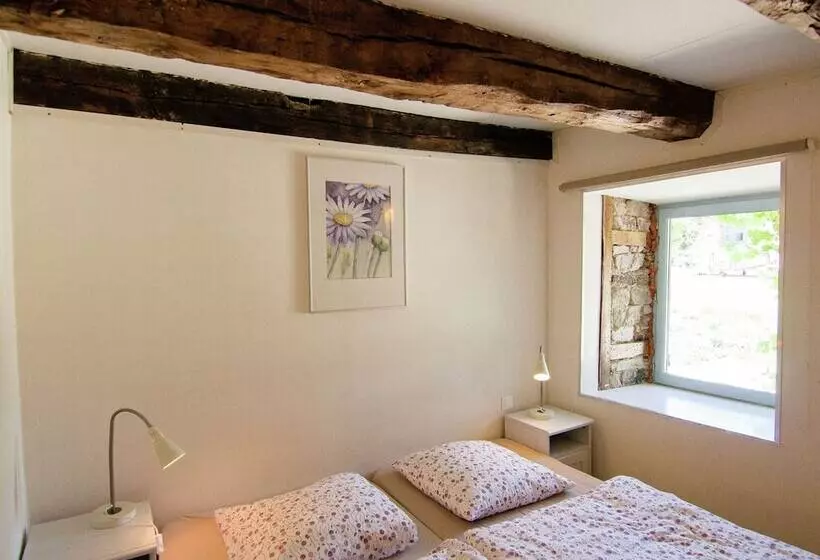 Spacious Gite With Large Terrace