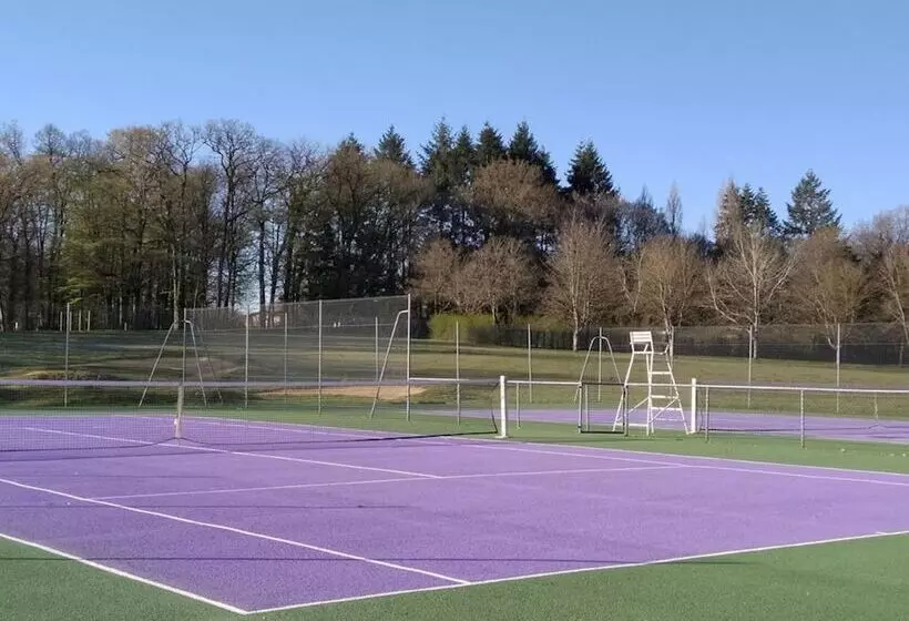 Tasteful Cottage In Sauze Vaussais With Terrace