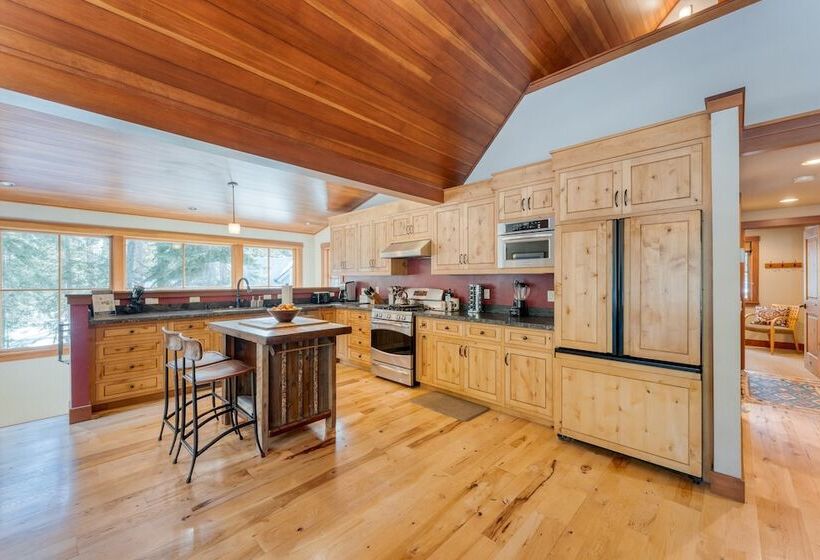 Ward Creek By Avantstay 5 Min Walk To Lake, Deck