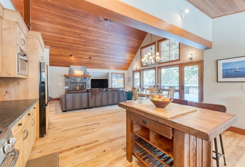 Ward Creek By Avantstay 5 Min Walk To Lake, Deck