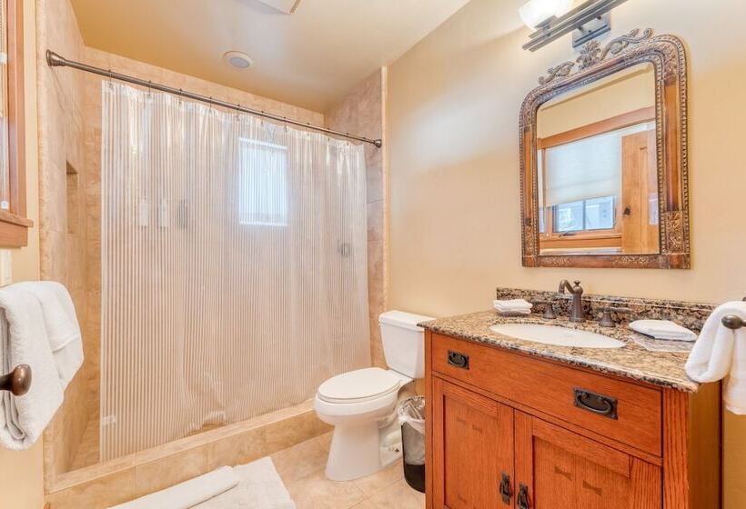 Ward Creek By Avantstay 5 Min Walk To Lake, Deck