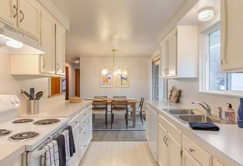 Whidbey Bliss By Avantstay 2min To Beach + View