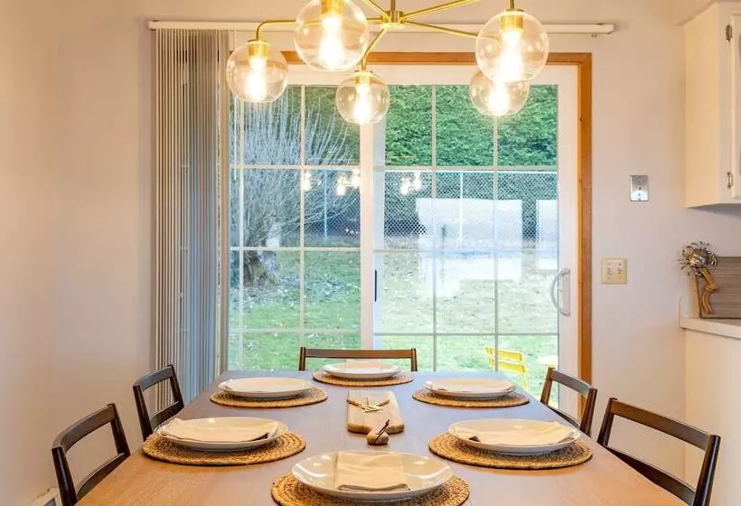 Whidbey Bliss By Avantstay 2min To Beach + View