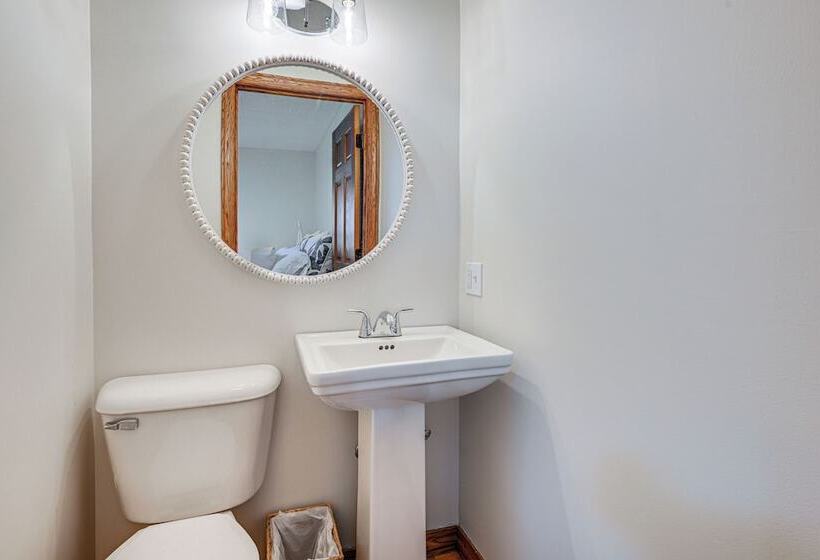 Wisconsin Home W/ Dock On Lake Arbutus!