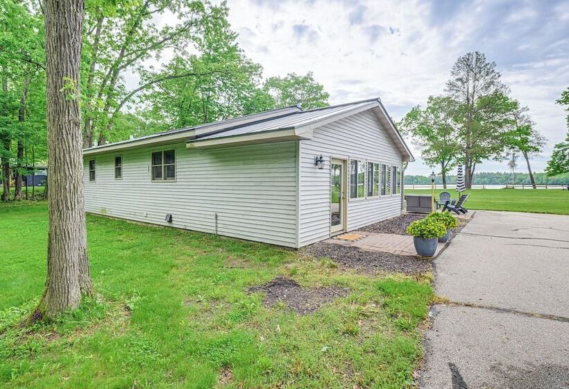 Wisconsin Home W/ Dock On Lake Arbutus!