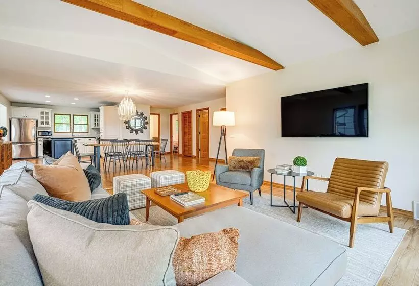 Wisconsin Home W/ Dock On Lake Arbutus!