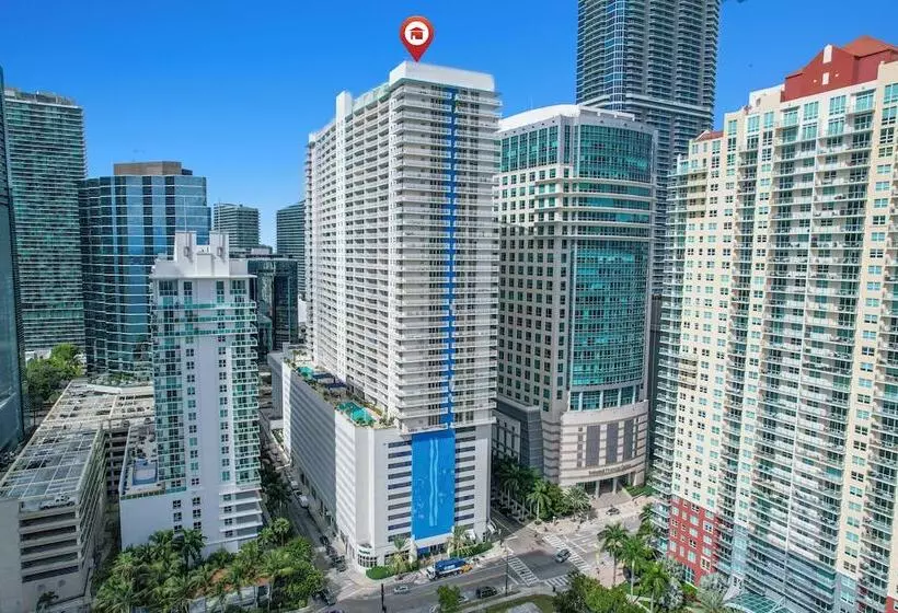 Zeus Sanctuary In Brickell Miami