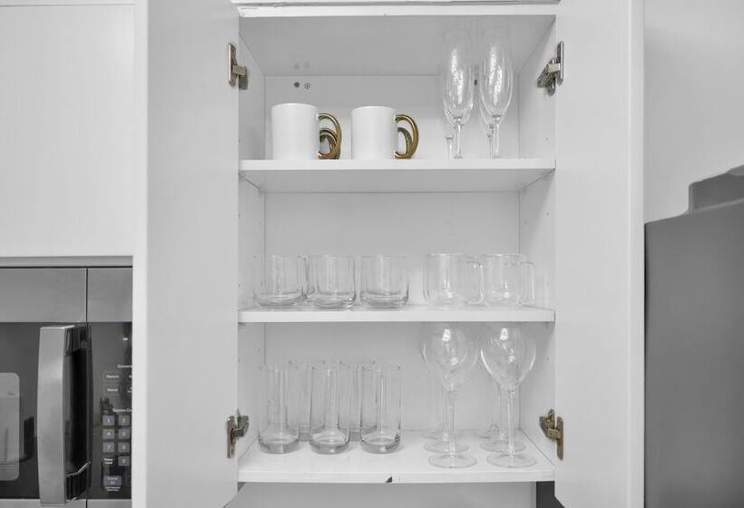 Zeus Sanctuary In Brickell Miami