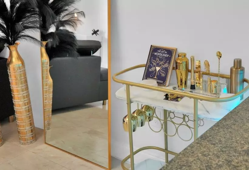 Zeus Sanctuary In Brickell Miami