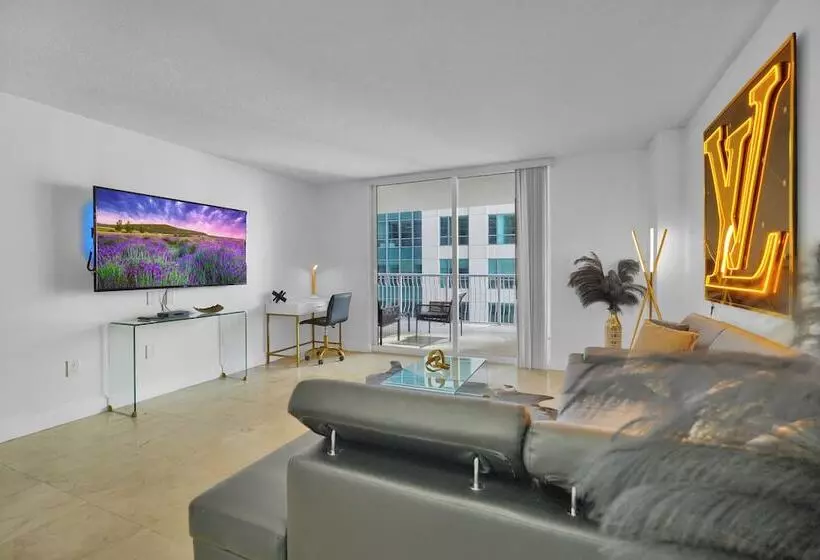 Zeus Sanctuary In Brickell Miami