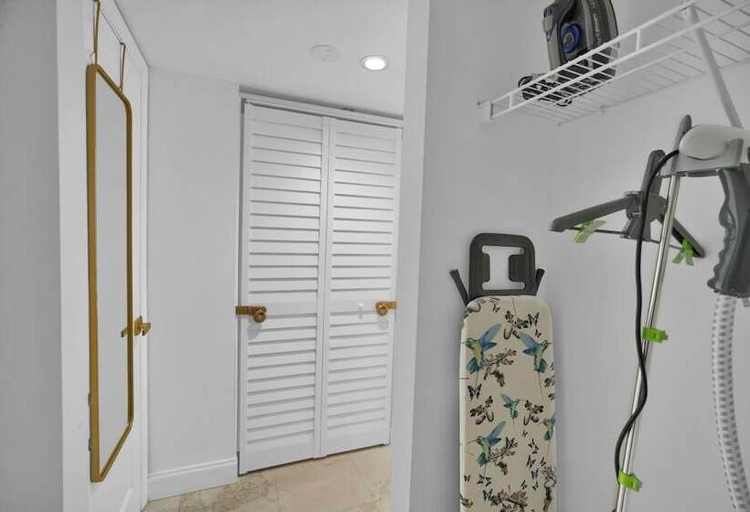 Zeus Sanctuary In Brickell Miami