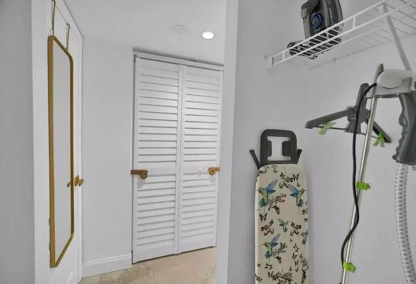 Zeus Sanctuary In Brickell Miami