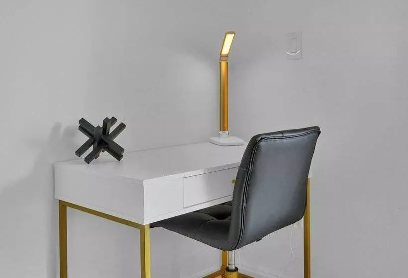 Zeus Sanctuary In Brickell Miami