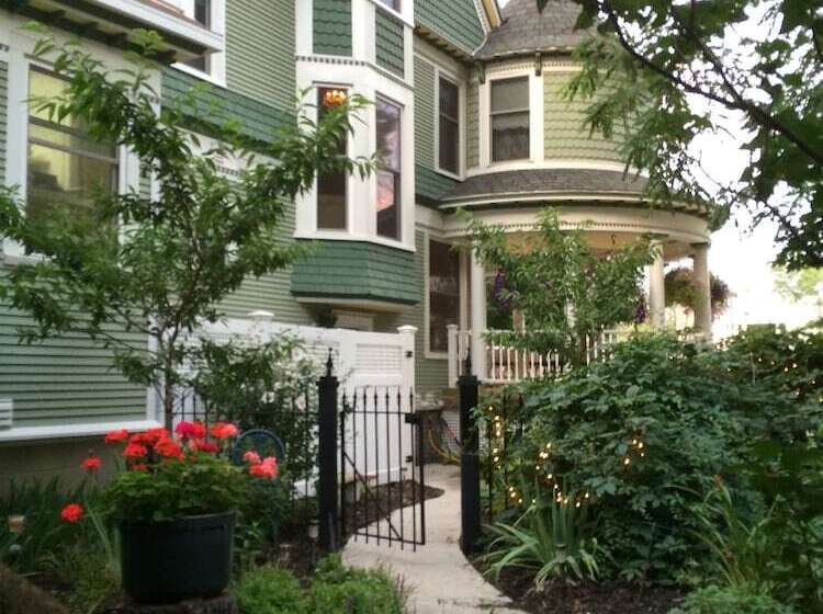 Bed and Breakfast The Ginkgo Tree