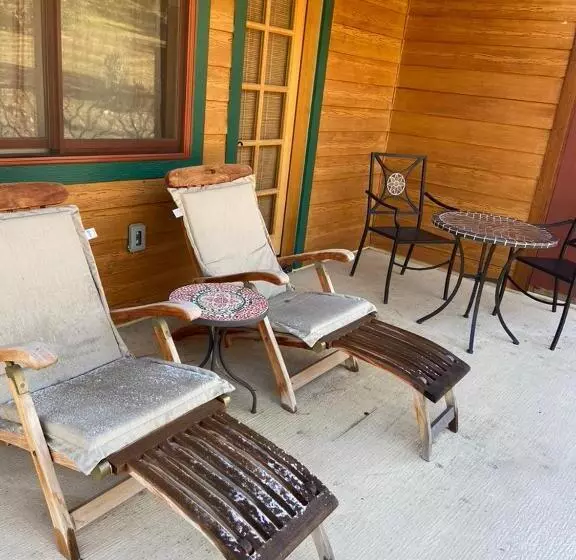 ベッドアンドブレックファースト Sierra Trails Inn