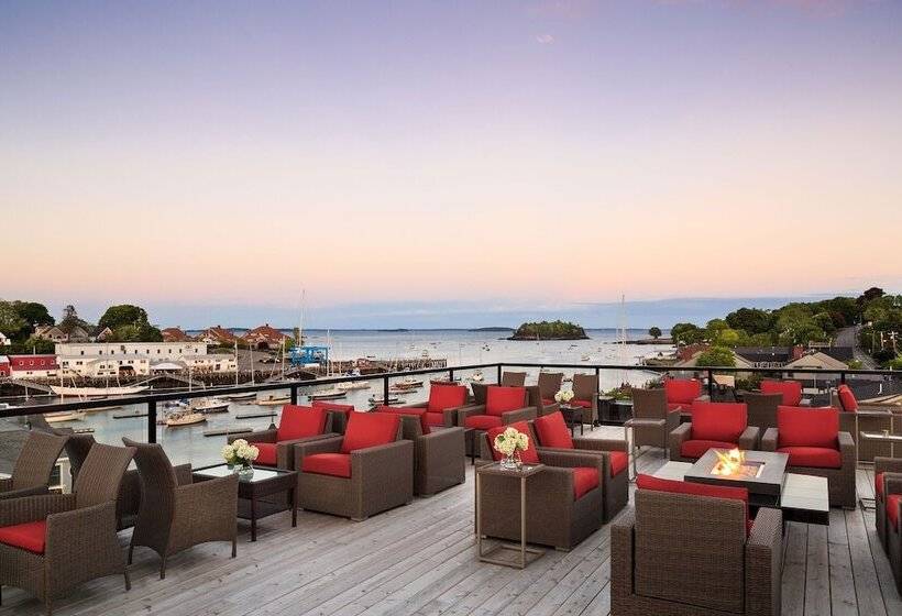 فندق 16 Bay View