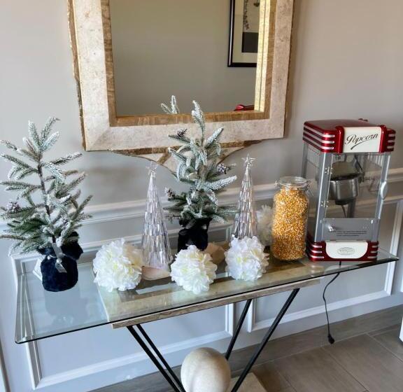 Отель Brinton Suites