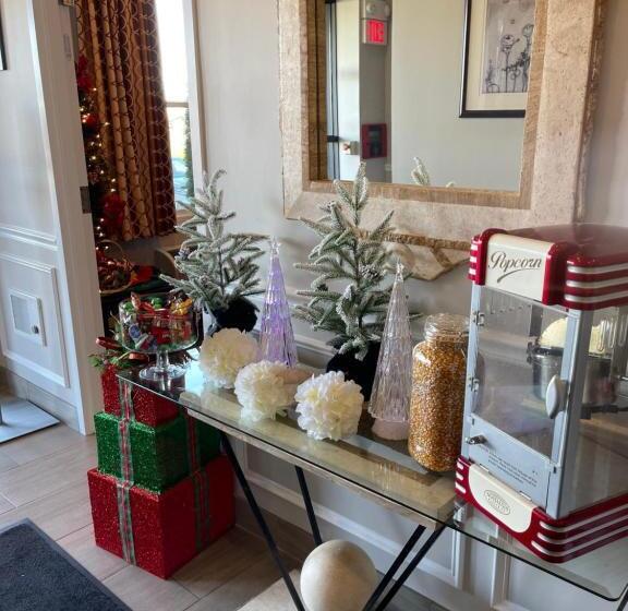 Отель Brinton Suites