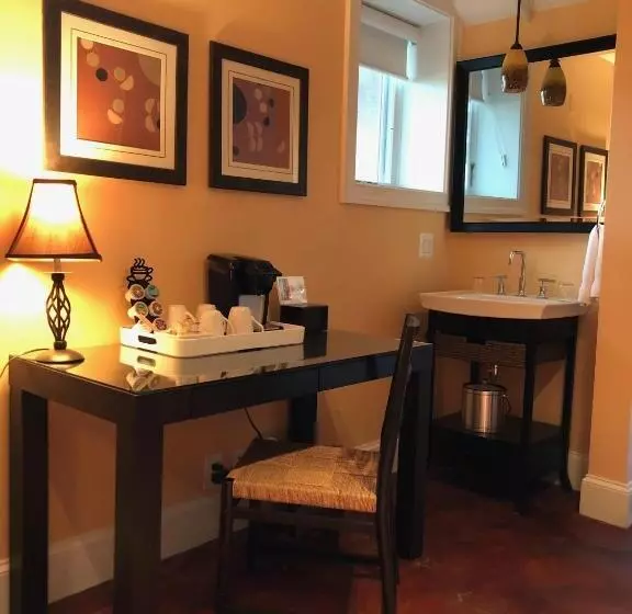 ホテル Suites At 249