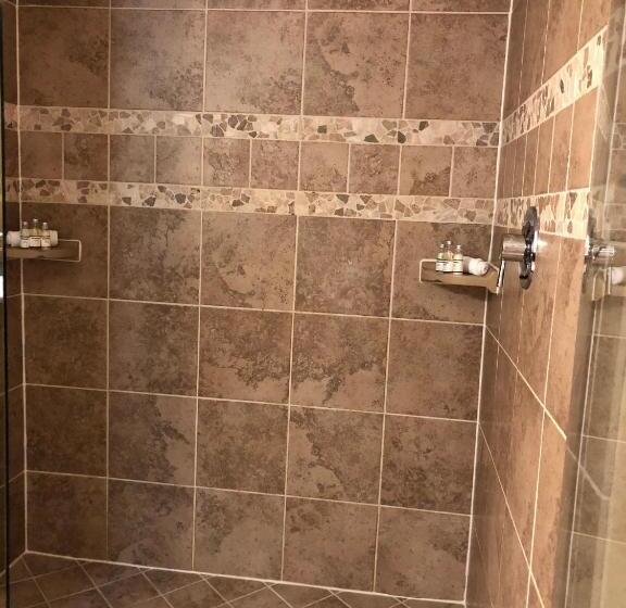 Отель Suites At 249